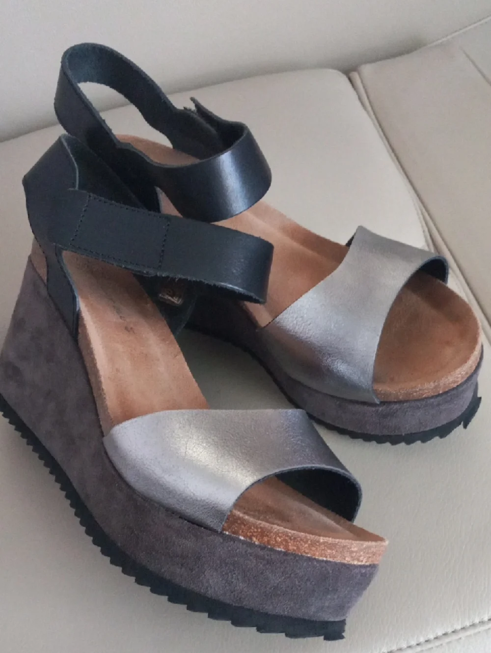 Chocolat Blu Metallic Silver and Black Platform Wedge Sandals Size EU 41